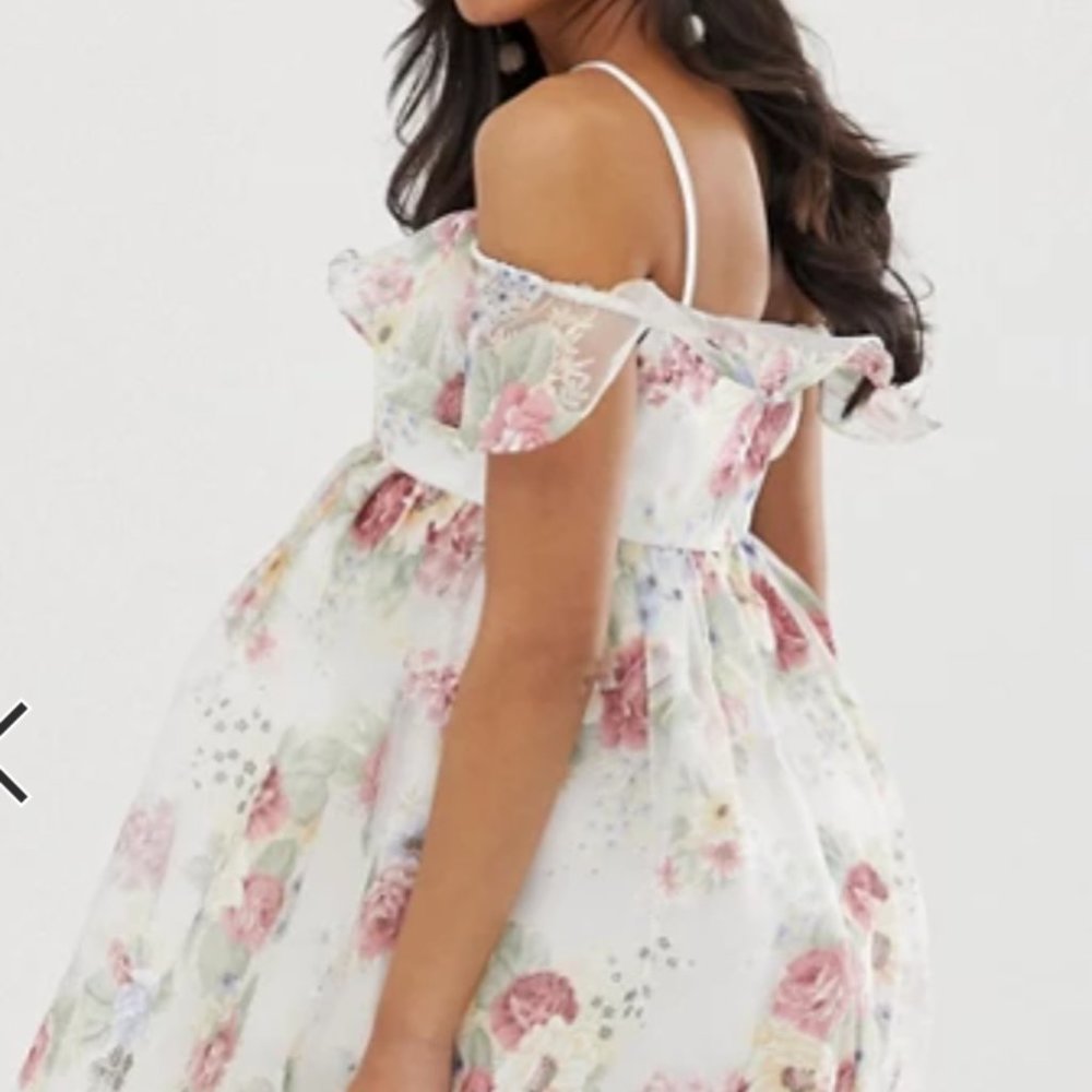 Chi Chi London Maternity Floral Dress - Picture 2 of 5
